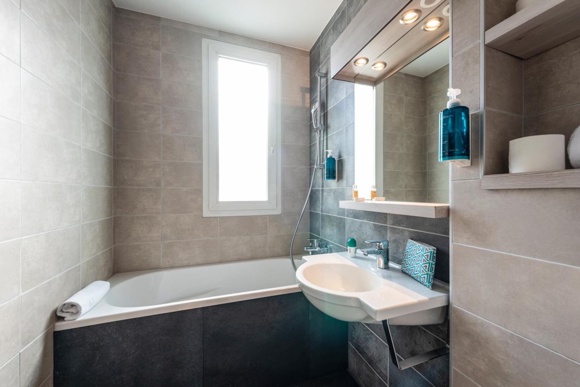 Hotel Le Lumiere Лион Экстерьер фото